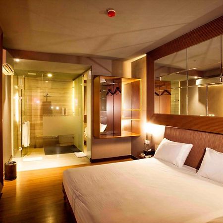 108 Hotel By Him Джакарта Екстериор снимка