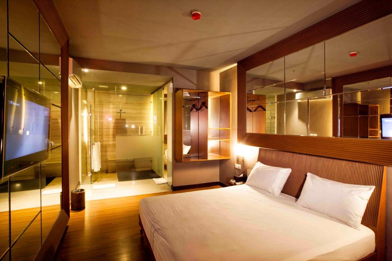 108 Hotel By Him Джакарта Екстериор снимка